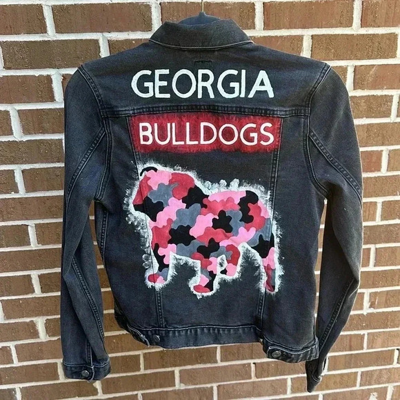 Hand-Painted Georgia Bulldog Camo Jean Jacket - Unique Dog Design - Gap Denim - Picture 2 of 7